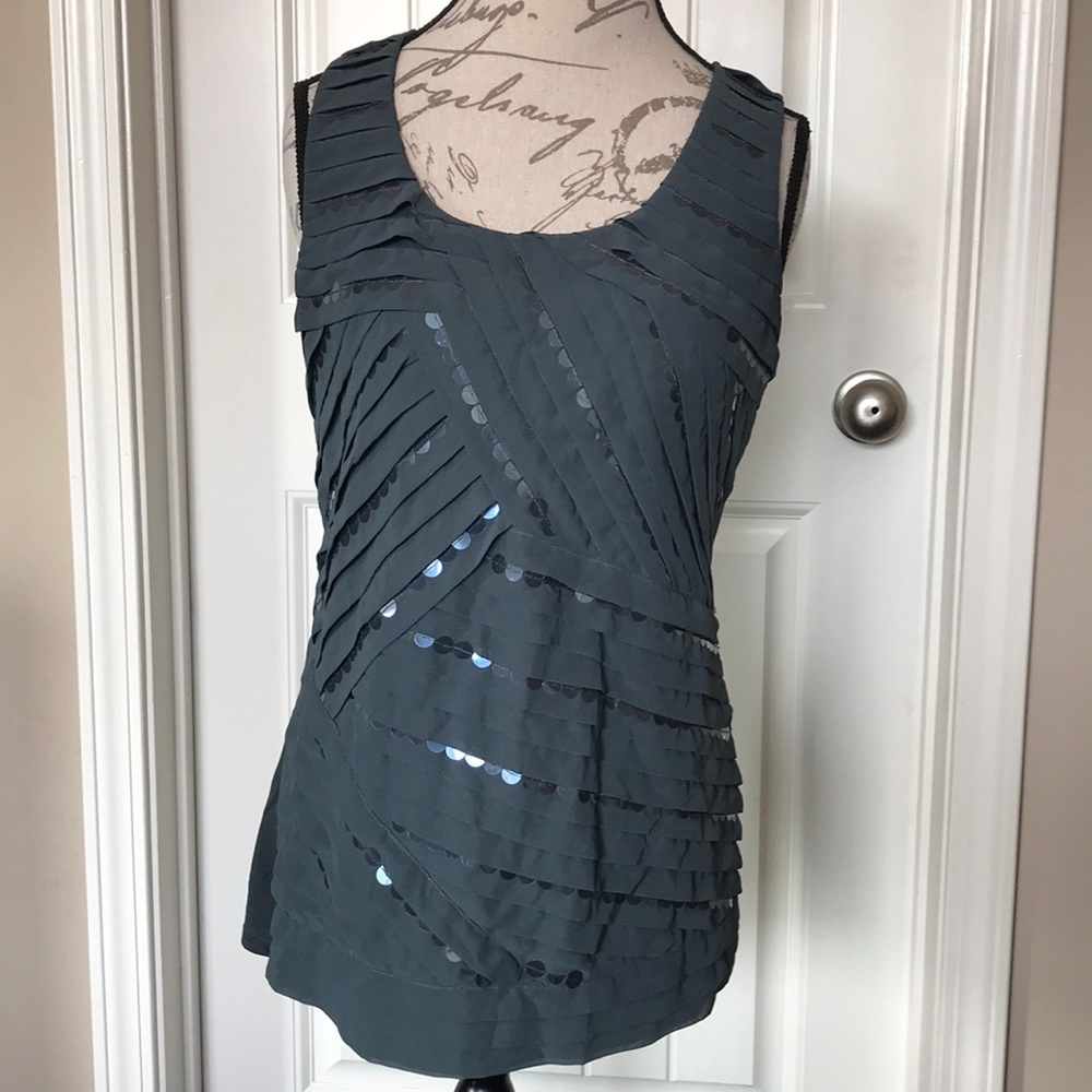Loft sequin top M